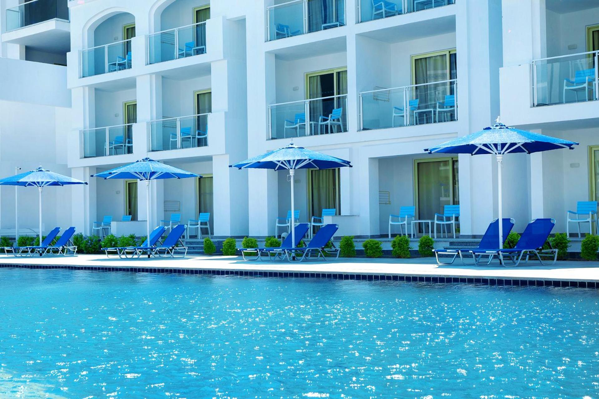 Pickalbatros Blu Spa Resort - Adults Friendly 16 Years Plus- Ultra All-Inclusive フルガダ エクステリア 写真 The swimming pool at the hotel